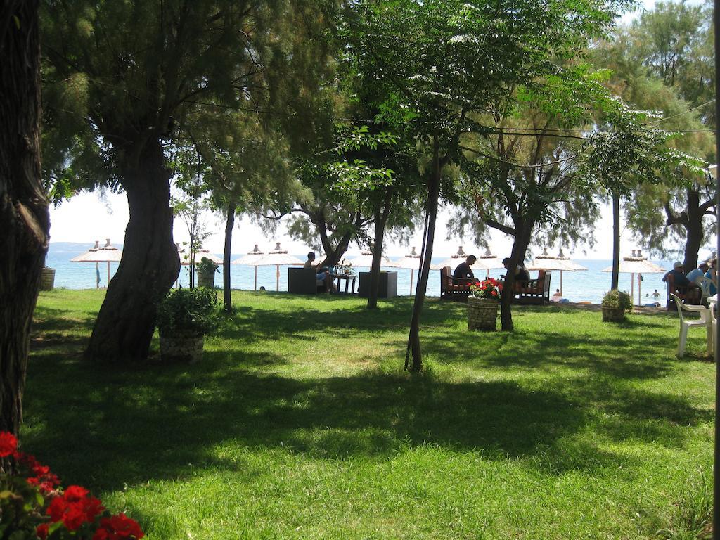 Eleni Rooms Develiki Ierissós Buitenkant foto